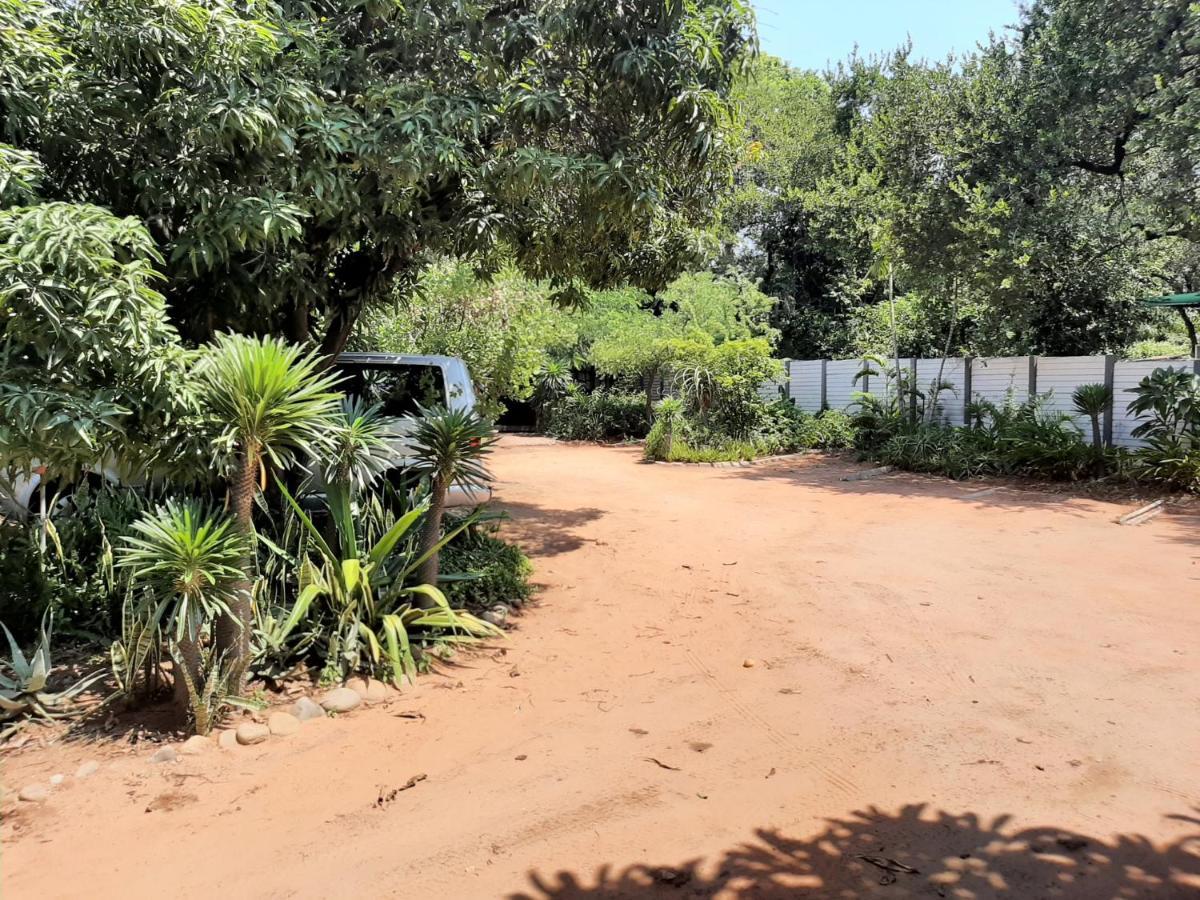 Elephant Walk Guesthouse And Back Packers Phalaborwa Buitenkant foto