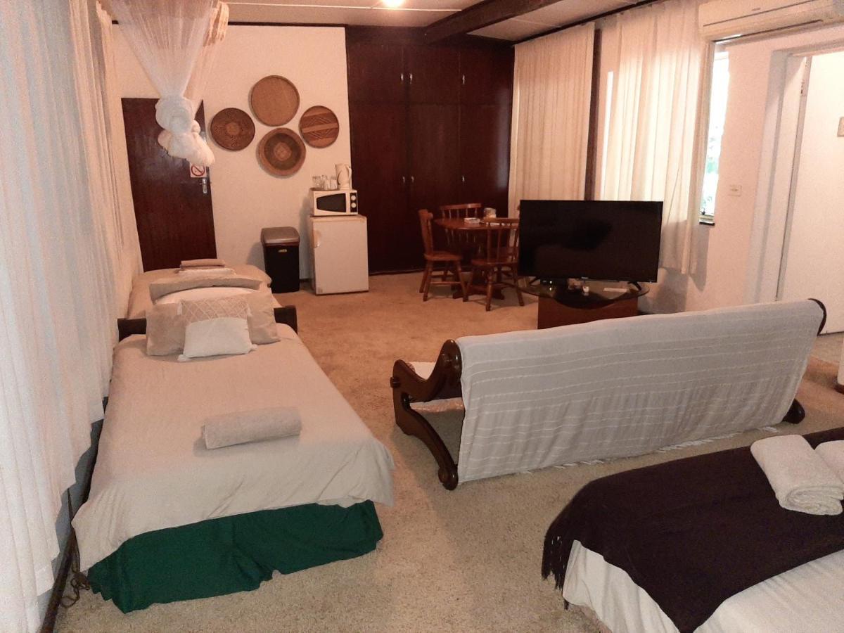 Elephant Walk Guesthouse And Back Packers Phalaborwa Buitenkant foto