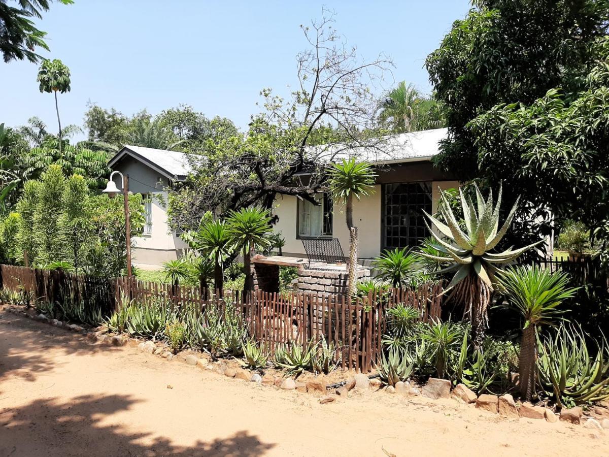 Elephant Walk Guesthouse And Back Packers Phalaborwa Buitenkant foto