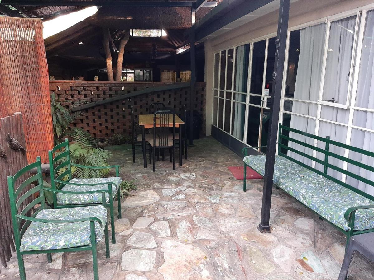 Elephant Walk Guesthouse And Back Packers Phalaborwa Buitenkant foto