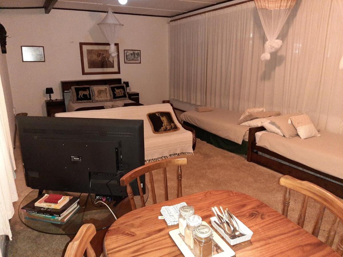 Elephant Walk Guesthouse And Back Packers Phalaborwa Buitenkant foto