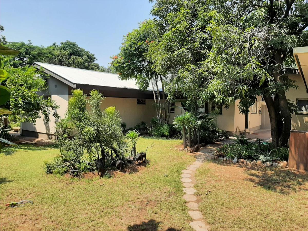 Elephant Walk Guesthouse And Back Packers Phalaborwa Buitenkant foto